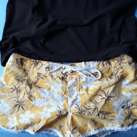 Roxy yellow palm print board shorts - Picture 3 of 9
